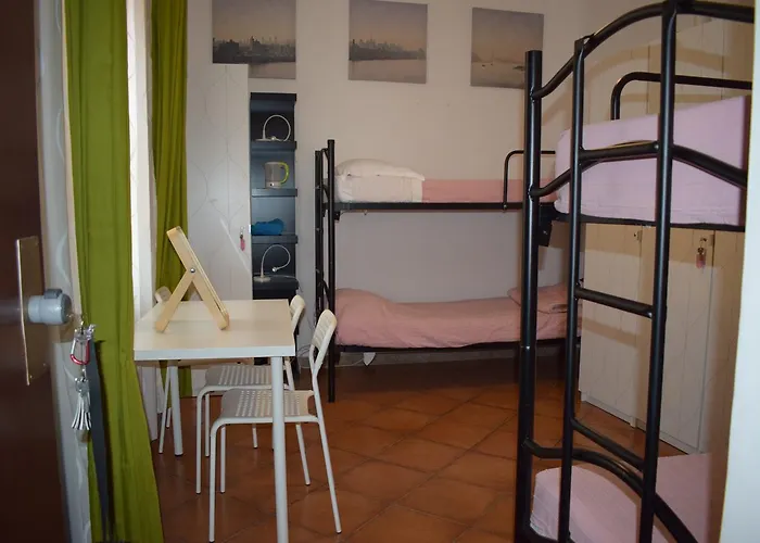 Rose Santamaria בית הארחה